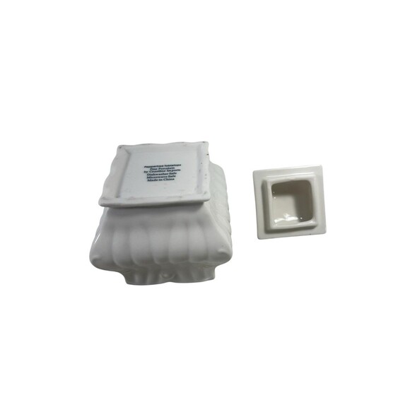 Peppertree Tabletops Fine Porcelain- Coastline Imports- Sugar Bowl w/ Lid 4 3/4" - Picture 9 of 10